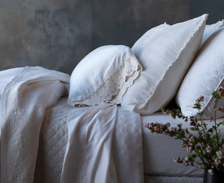 Bella Notte Linens Hero