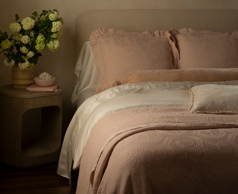 Bella Notte Linens Hero