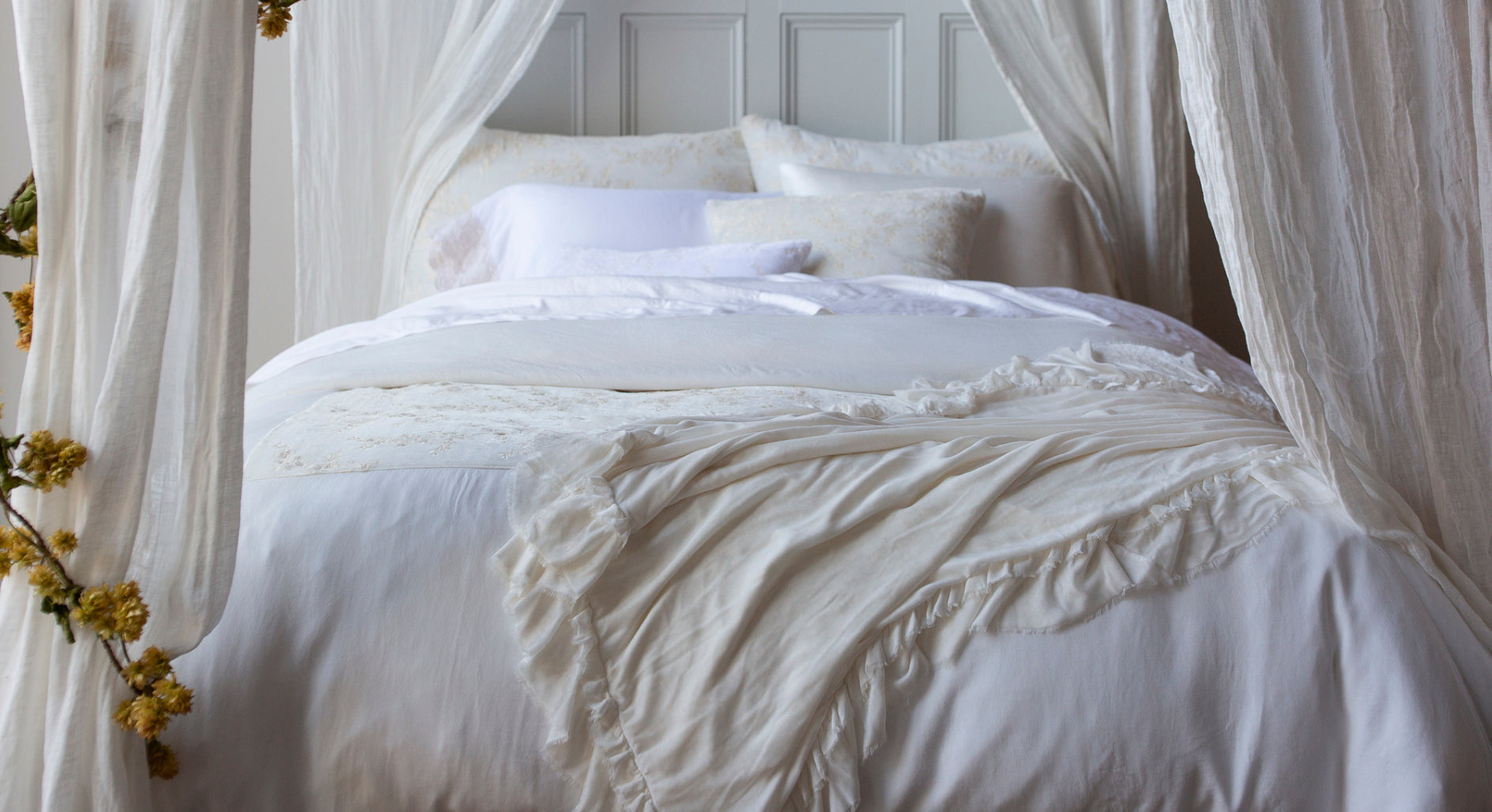 Bella Notte Linens Hero