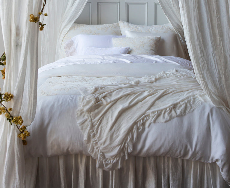 Bella Notte Linens Hero