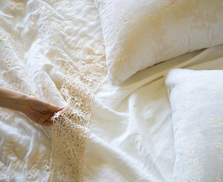 Bella Notte Linens Hero