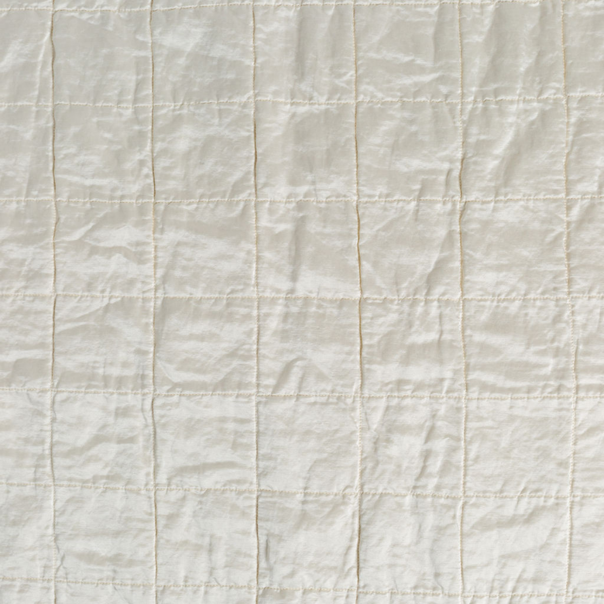 Sel Sham | Winter White | a shot of square-quilted charmeuse in winter white, a softer and warmer tone than our classic white.