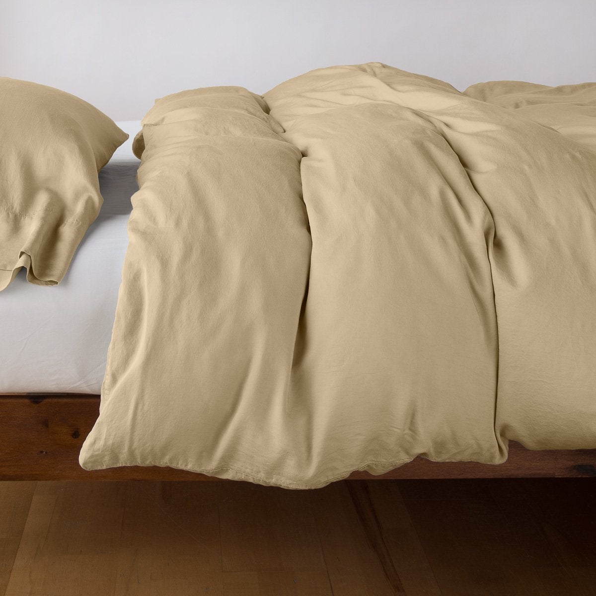 Madera Luxe Duvet Cover | Honeycomb | duvet cover with matching sleeping pillow and fitted sheet - side view.