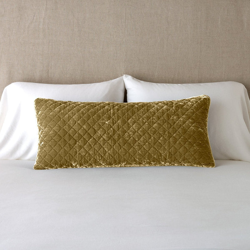 The Secret to Perfect Throw Pillows - The Honeycomb Home